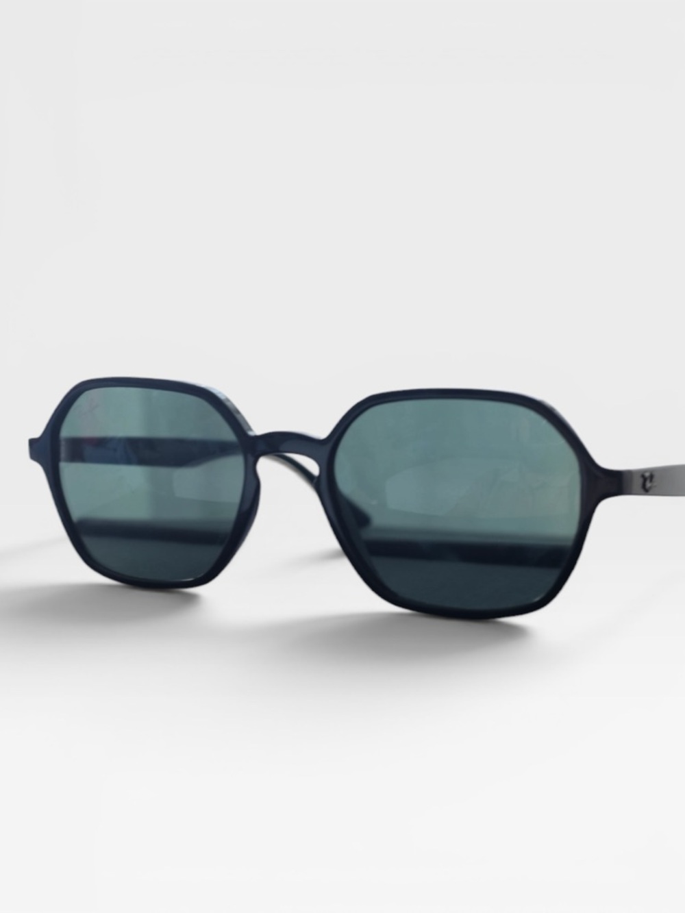 Ray-Ban Unisex Sunglasses – Black